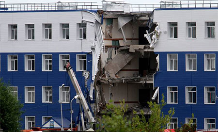 Más de 18 muertos por el derrumbe de cuartel  militar en Siberia